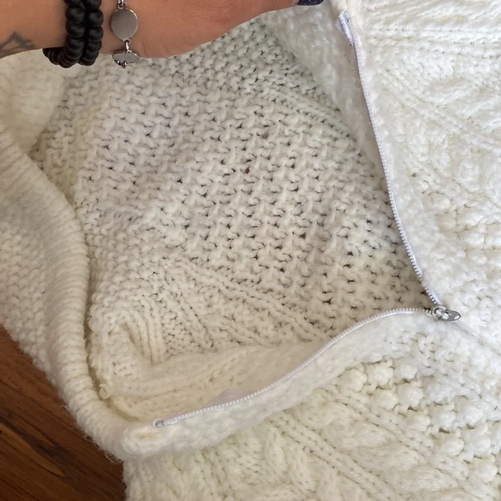 Vintage hand knit woven baby sleep sack perfect condition so warm & cozy!